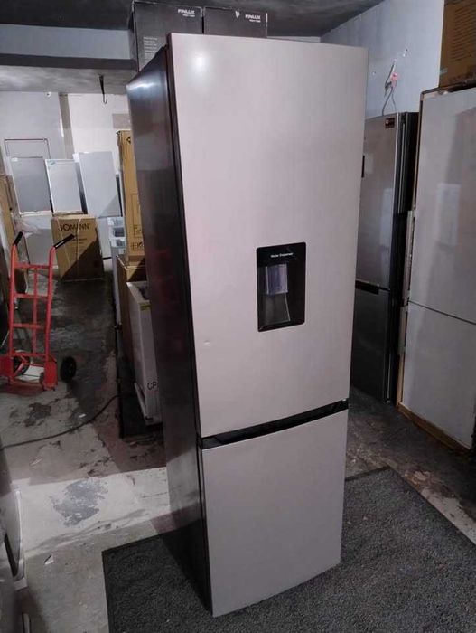 Чисто нов Комбиниран Хладилник с фризер PKM 180 см No Frost Диспенсър