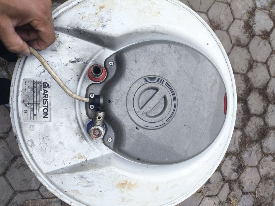 Водонагреватель Ariston