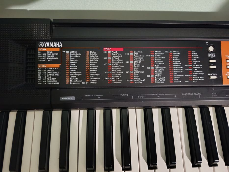 Orga Yamaha  PSR FP1 -600 RON