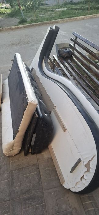 Malibu divan sotiladi arzon narxda