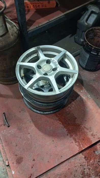Продам литые диски 4 шт