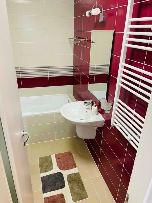 Studio de inchiriat etaj 1 Brasov 40 mp Coresi Top City parcare mobilt si utilat
