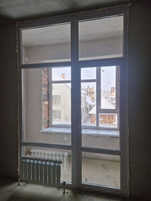 Продам пластиковое окно с дверью