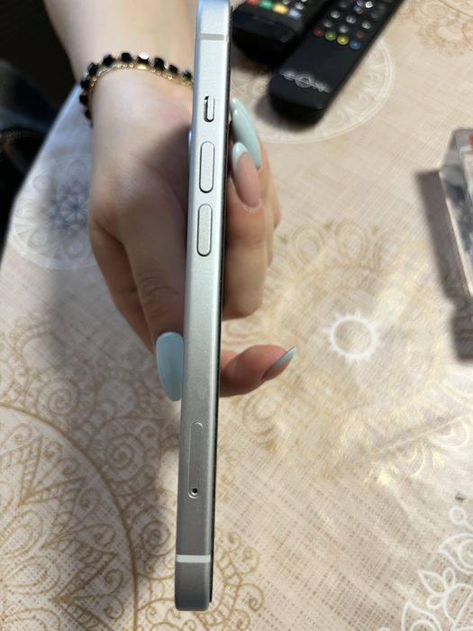 Iphone 15 128GB.