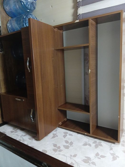 Стол с полочками для работы