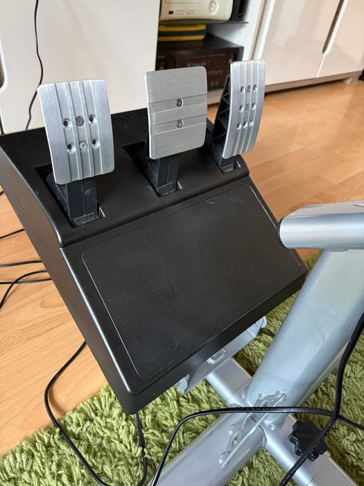 Thrustmaster T300RS GT + Playseat Evolution