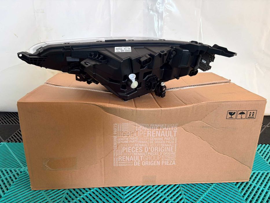Far faruri dreapta Led Pure Vision Renault Arkana nou original Renault