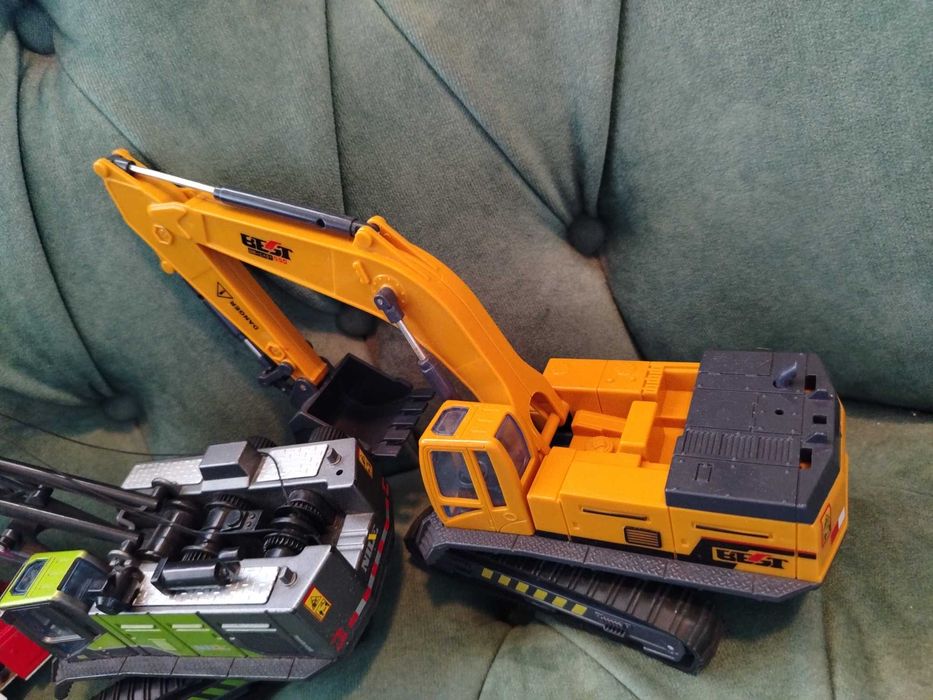 Продам машинки игрушечная техника