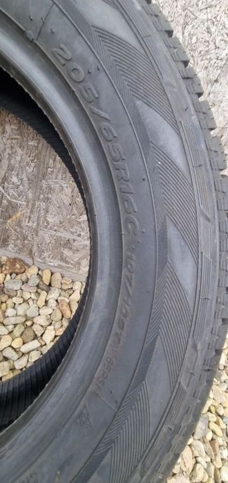 Anvelopa Vredestein 215/65 R16C Dunlop 215/45 R17 Hankook 205/65 16C