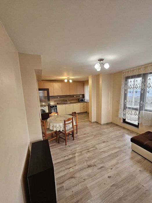 Тристаен апартамент в Смирненски