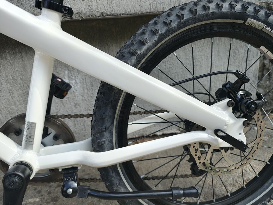 Bicicleta copii BMW JUNIOR 20 Zoll, frane disc alb perlat 6-9 ani