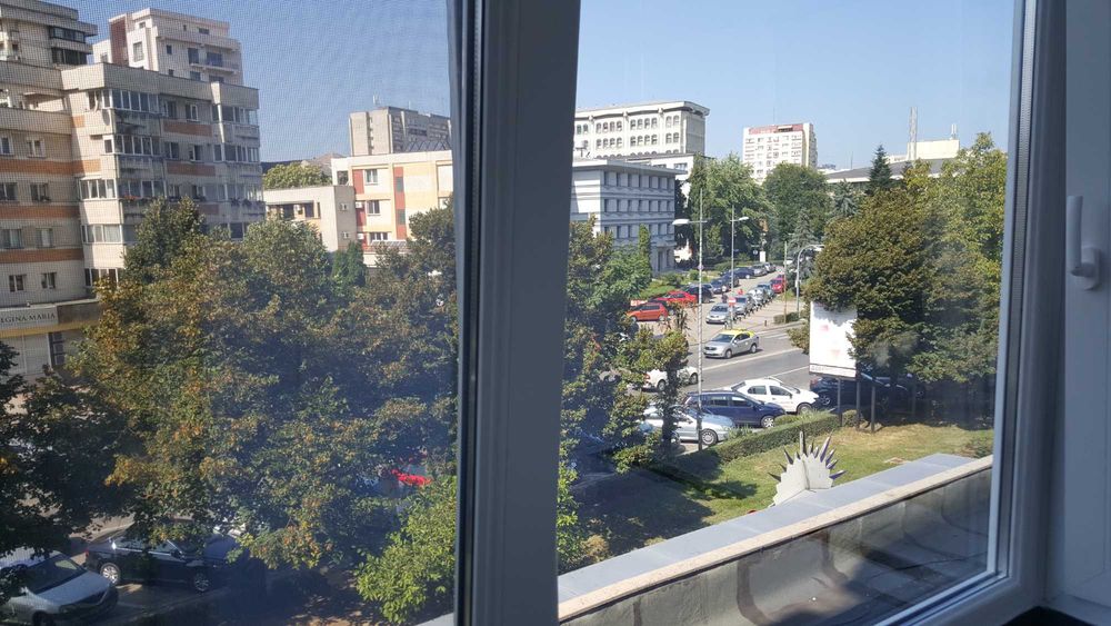 Proprietar închiriez apartament 2 camere central