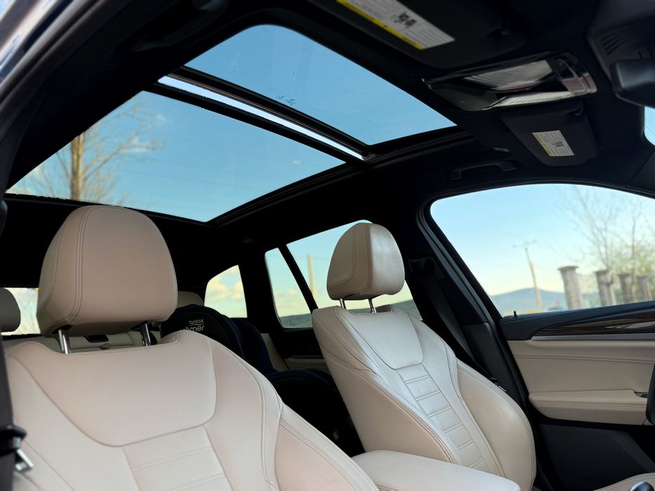 BMW X3 30i XDrive Panoramic HeadUp Interior Sport