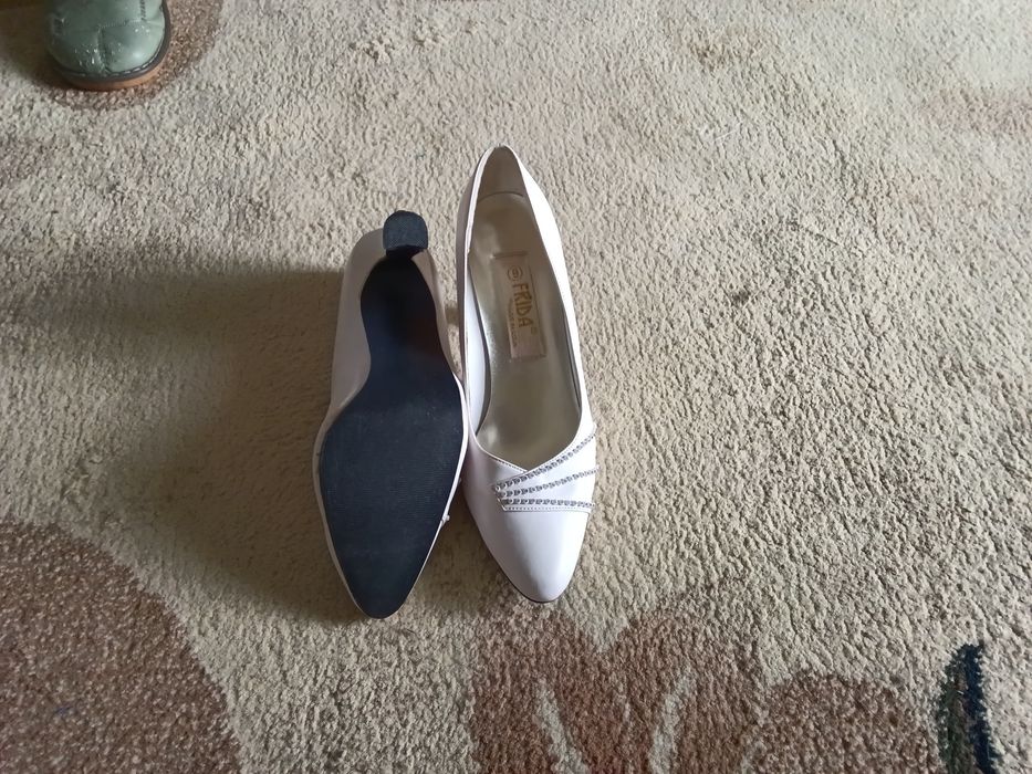 Туфли свадебные в хорошем состоянии