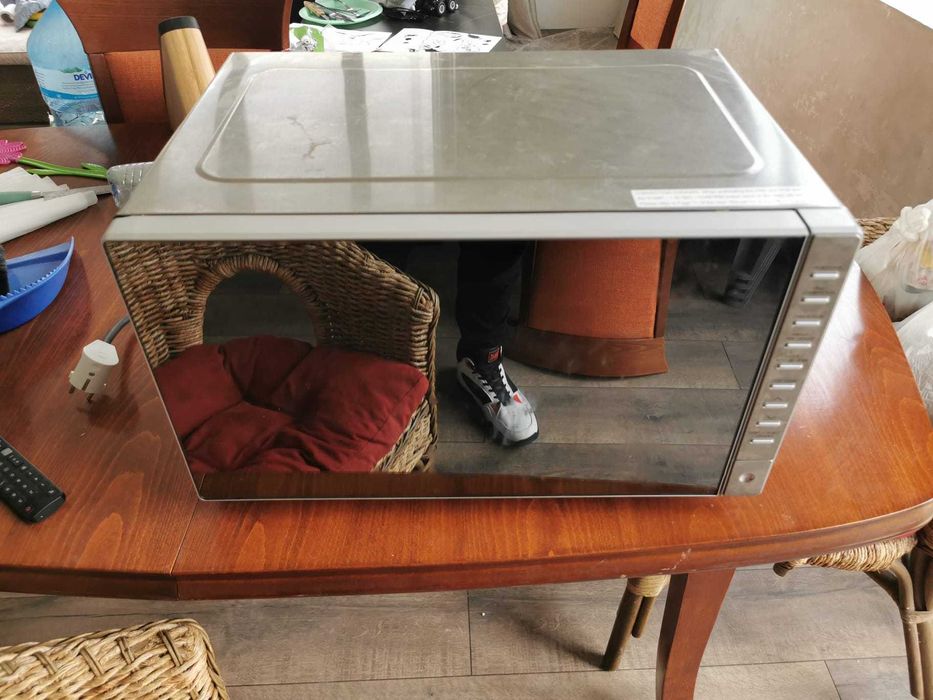 Комбинирана микровълнова фурна Breville 25L с Грил и Конвекция (Инокс)