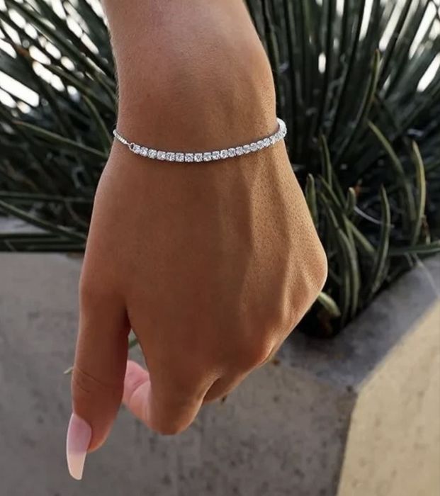 Нова сребърна гривна с циркониеви камъни KARLEN