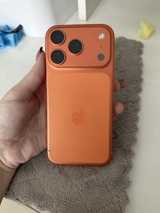 iPhone17pro с гарантией