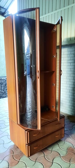 Продам книжный шкаф