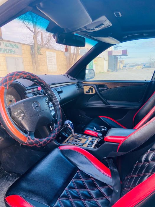 Mercedes Benz E320