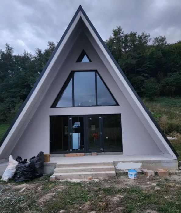 Vând cabane de lemn