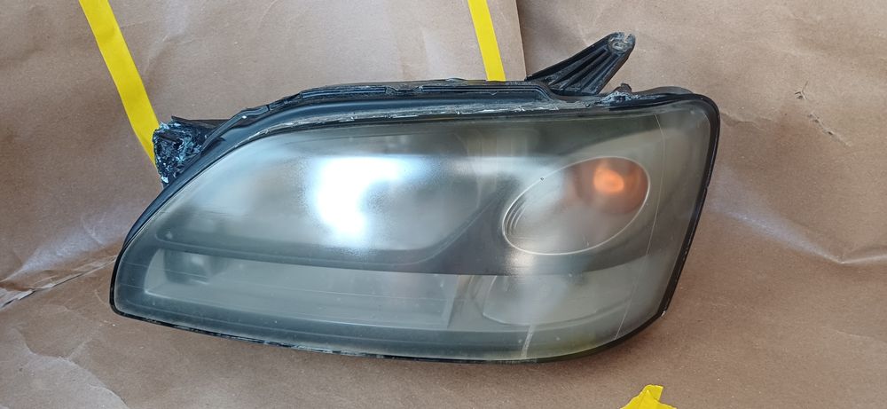 Продам фары от субару аутбек