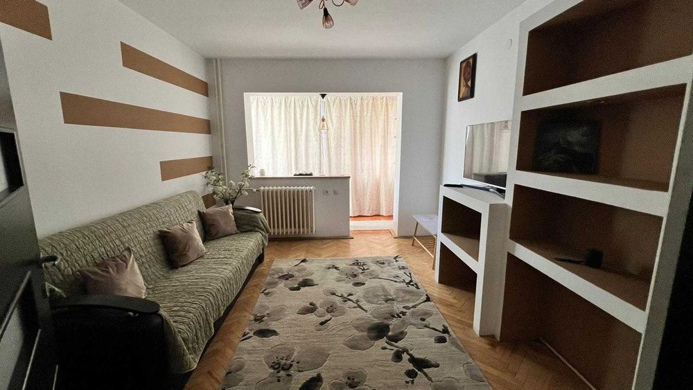 Vand Apt 3 Camere, etaj 1- zona Valea rosie