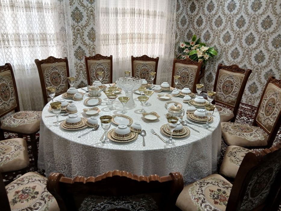 Prakatga zontik (4×8) stul beriladi. 24/7 xizmatingizdamiz.