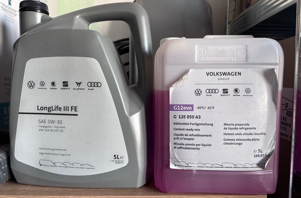 Ulei motor și antigel original VAG