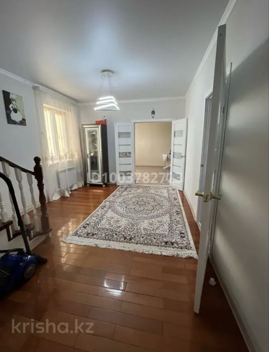 Продам мансардный дом срочно