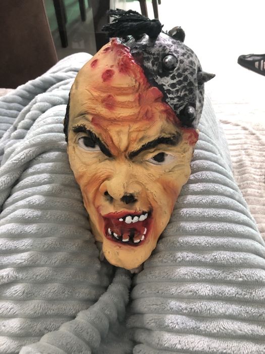 Cap Haloowen , surprinzi usor cu acest model pe oricine,