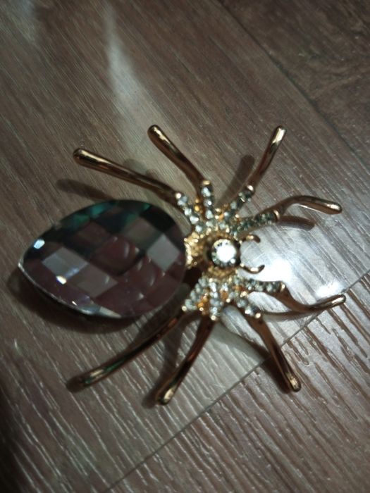 Продам брошь бижутерия