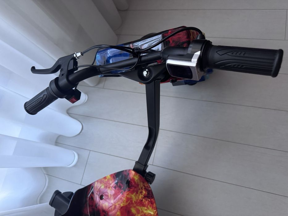 Vând Tricicleta electrica drift pentru copii