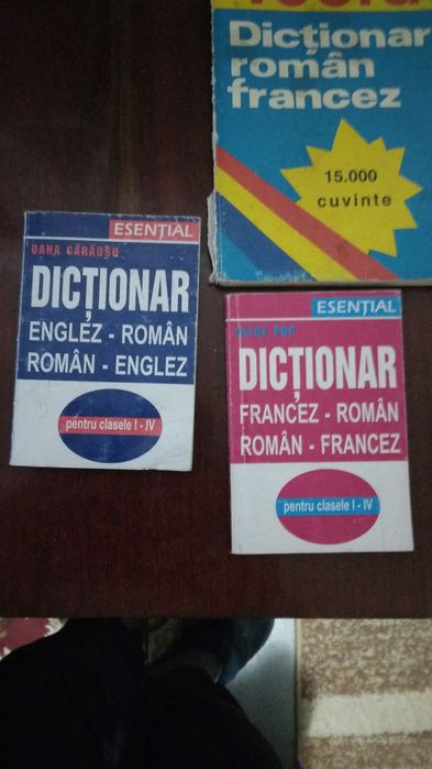 Vând cărți ieftin la 20 de lei bucata