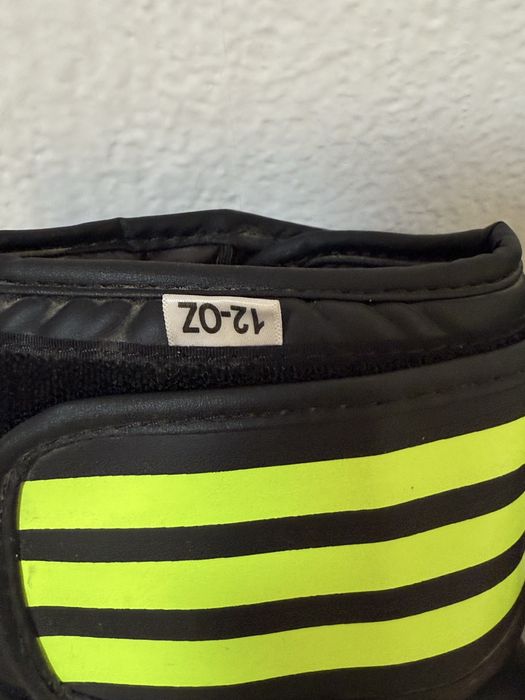 Перчатки боксерские б/у в оличном качестве