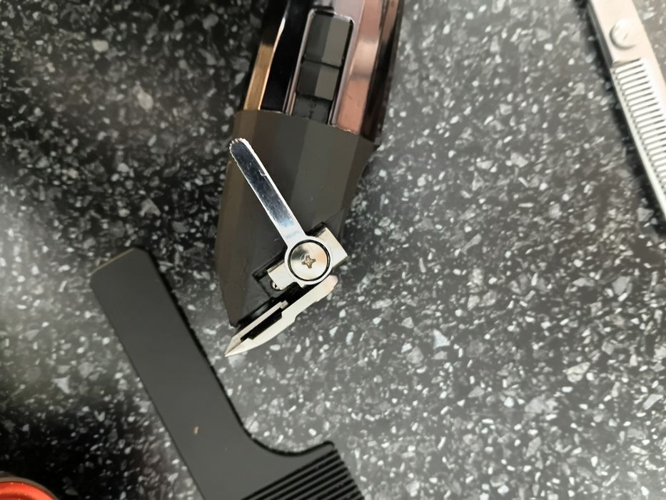 Продаётся набор для парикмахера или барбера инструменты