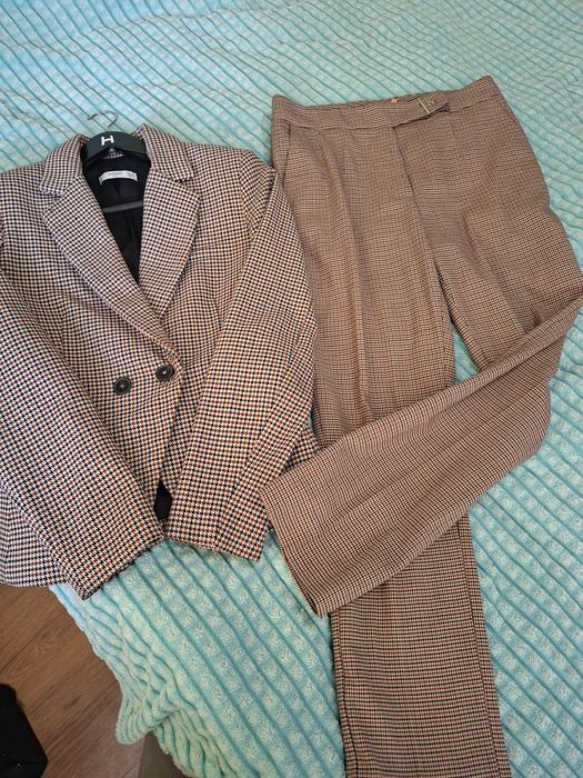 Продам Костюм брючный недорого