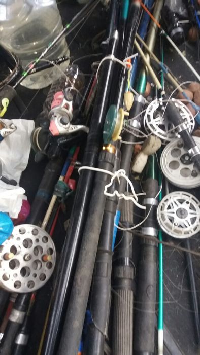 Удочки,катушки.       .