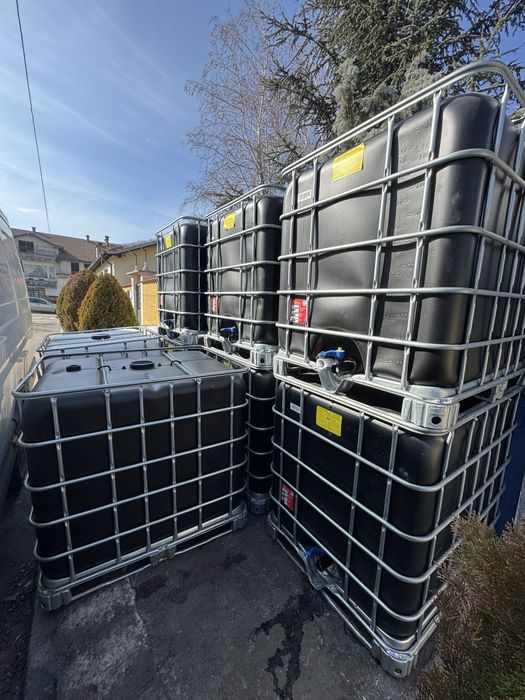 Цистерни бидони 1000литра 1 тон съдове за  вода чисти  хранителни