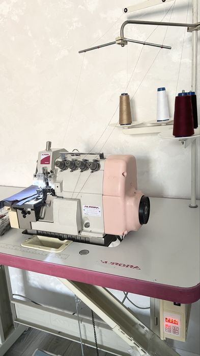 Продам оверлок 4-х ниточный