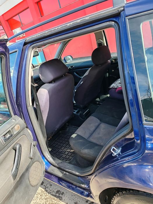 Vand/schimb golf 4 1.6 benzina