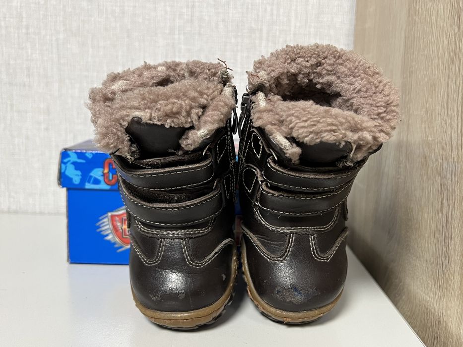Продам детская обувь ботинки