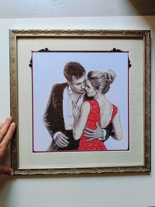 гоблен ,,Флирт", ръчно ушит , рамкиран
