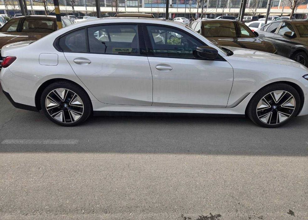 BMW i3 sport mashina juda ajoyib