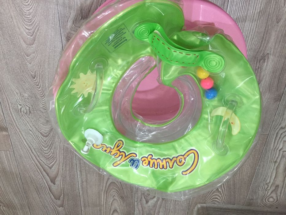 Детское купание малыша