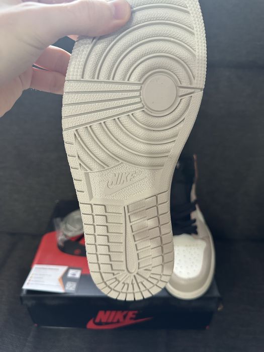 Air Jordan 1 Retro High OG Defiant NYC to Paris