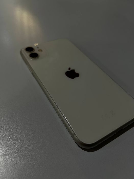 iPhone 11 64/77.