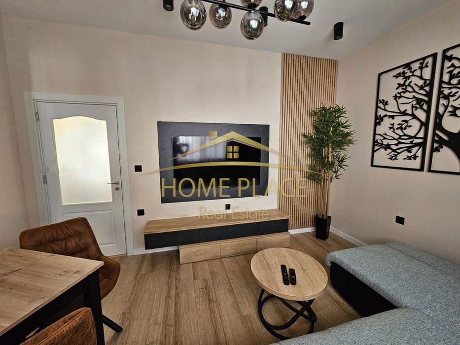 Дава се под наем Тристаен апартамент в Варна, Център - 90 кв.м за 1224 € - Снимка #1