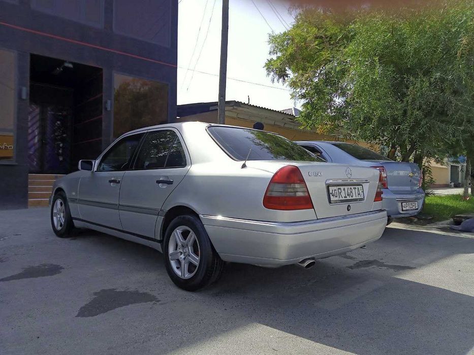 Mersedes benz W202