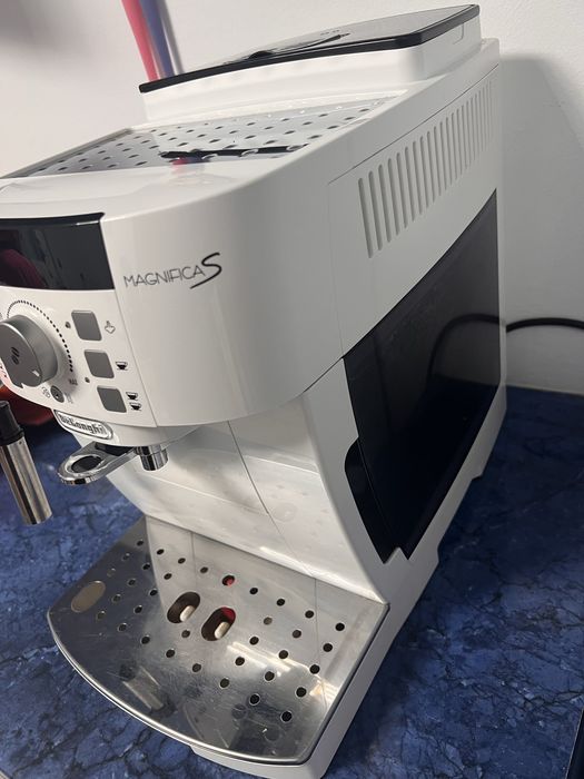 Espressor automat DeLonghi Magnifica S