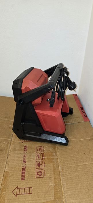 Milwaukee M18 HOAL  proiector led 2024